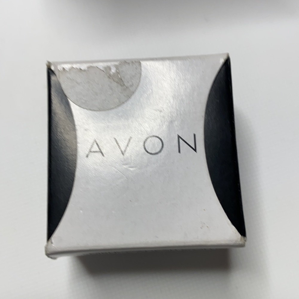 Avon Necklace and Earring set Gold tone - Picture 3 of 4